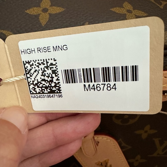 High Rise - Picture 11 of 12